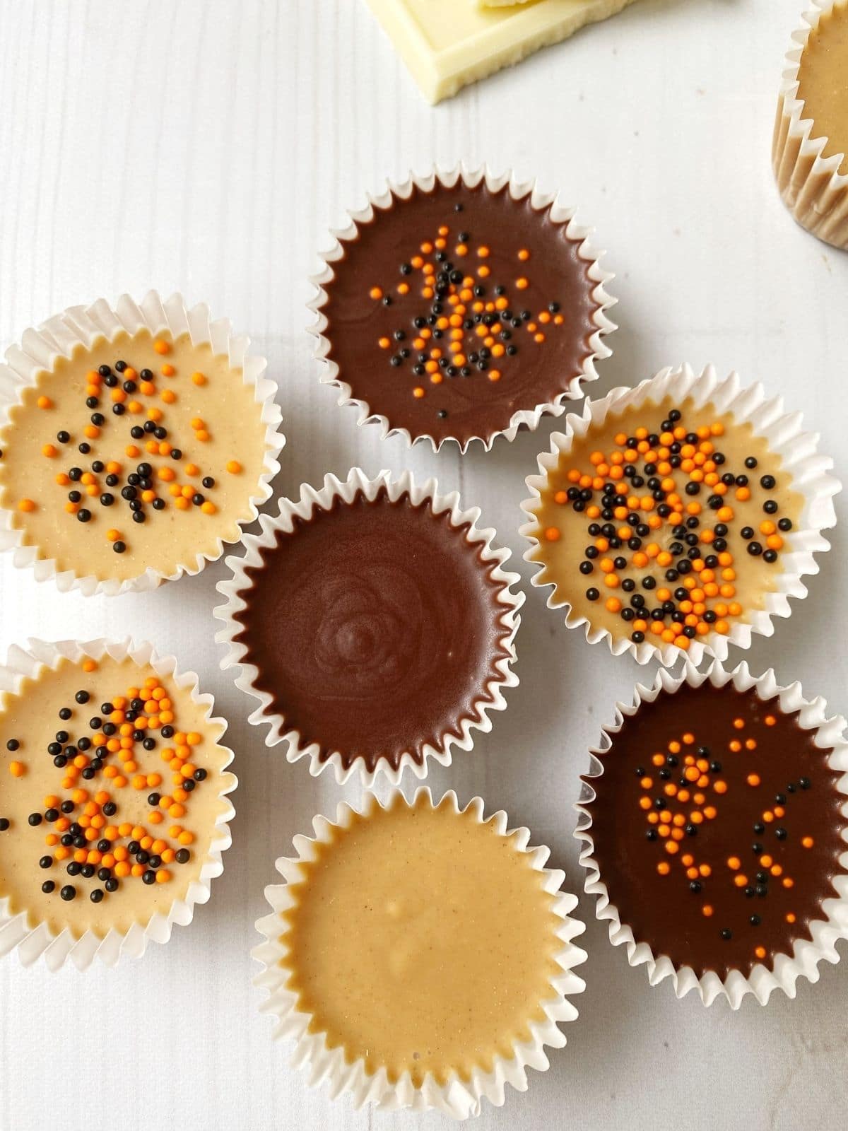 chocolate and white chocolate peanut butter cups