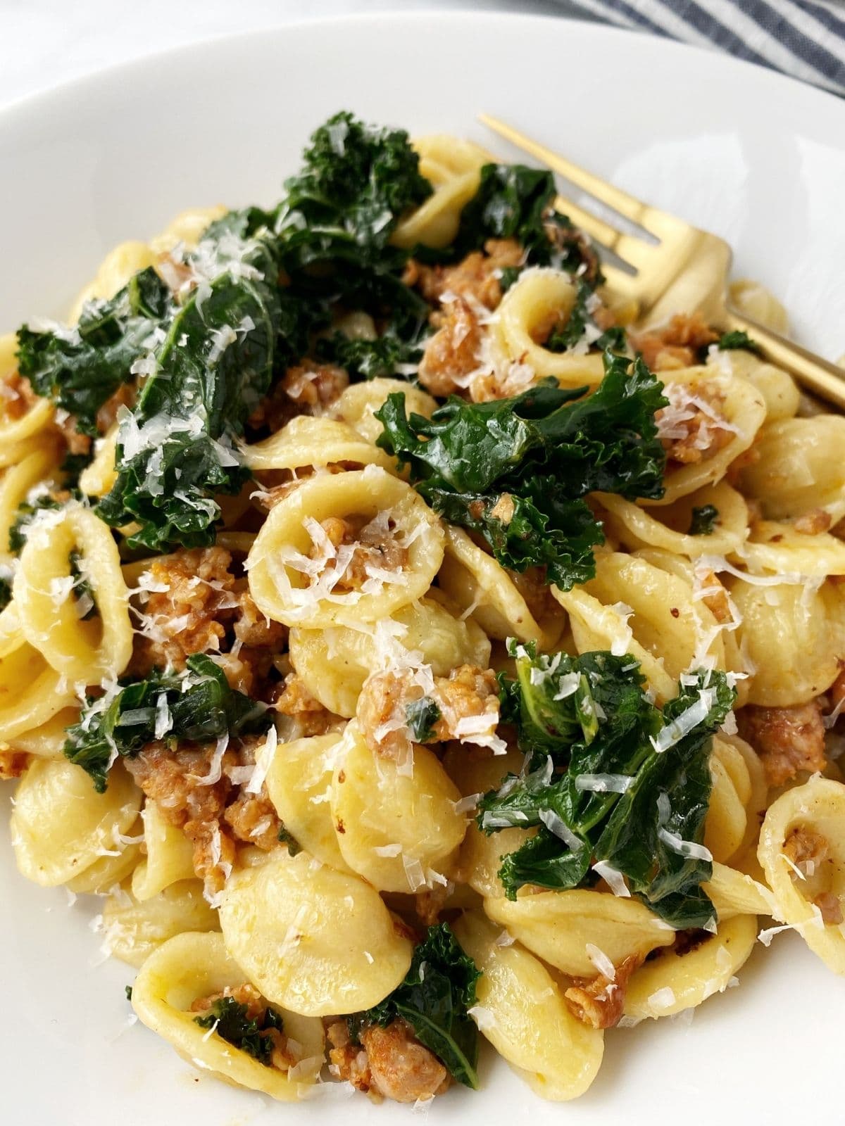 close up of pasta in bowl