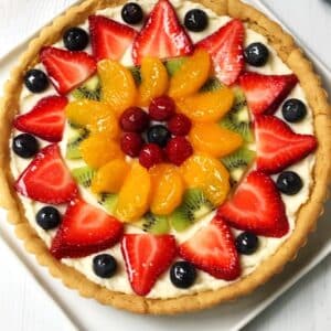 overhead of fruit pizza