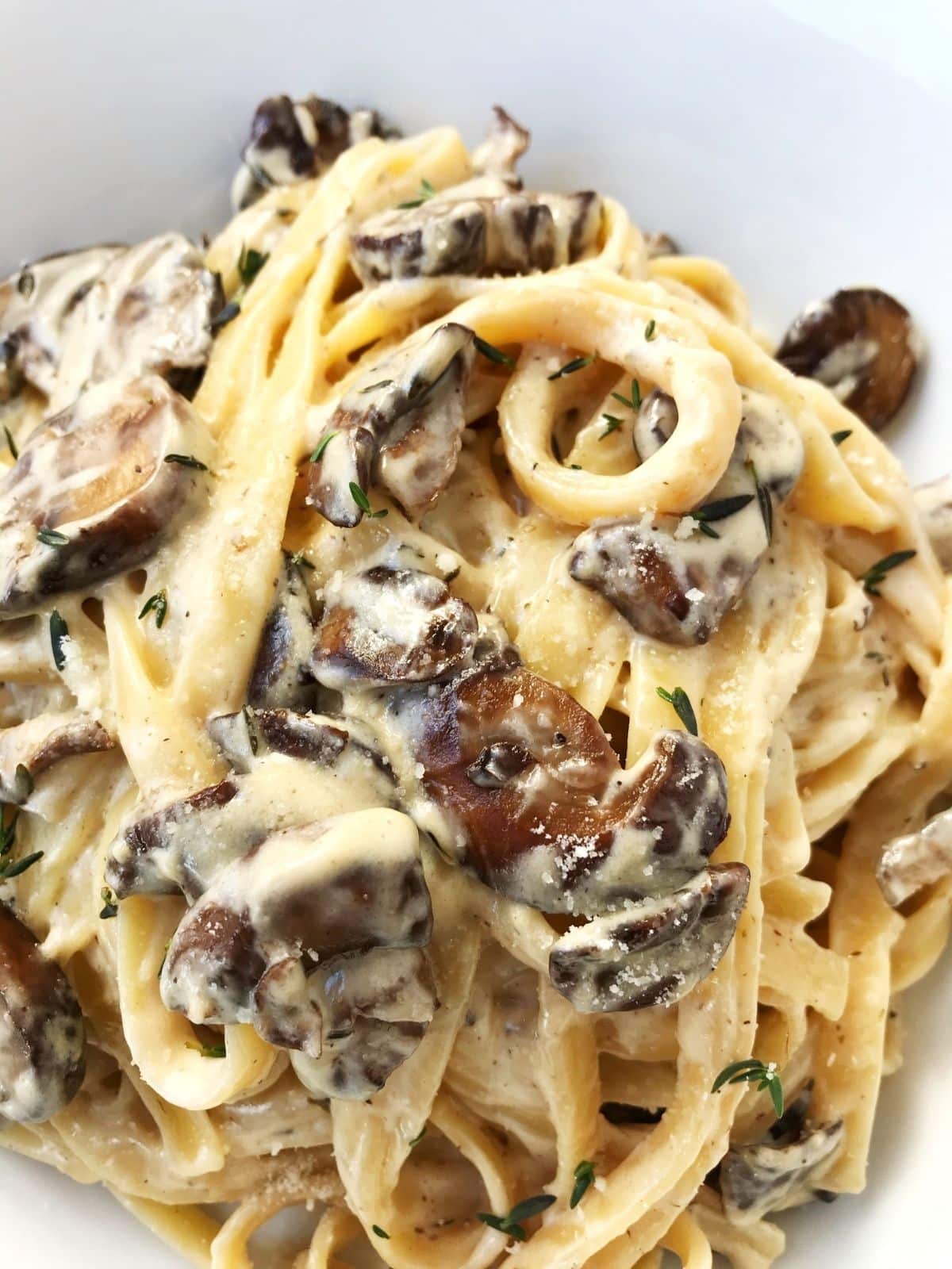 close up of bowl of pasta