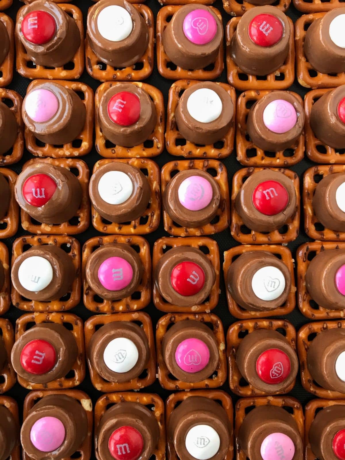 rolo pretzels arranged in grid form